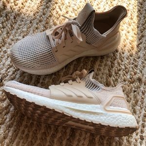 Adidas Ultra Boost Continental